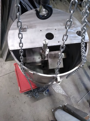 Stainless steel container – glazing robot with agitator